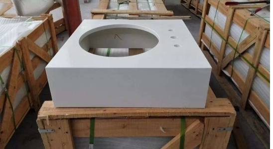 White Artificial Quartz Countertop For Kitchen Bar Top thumbnail 3