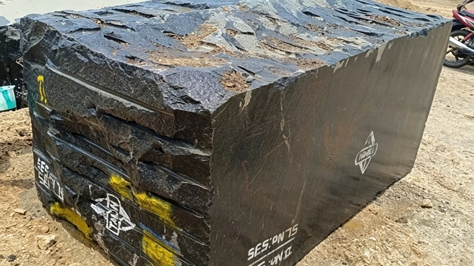 Bengal Black Granite Blocks For Further Processing Into Big Slabs thumbnail 3