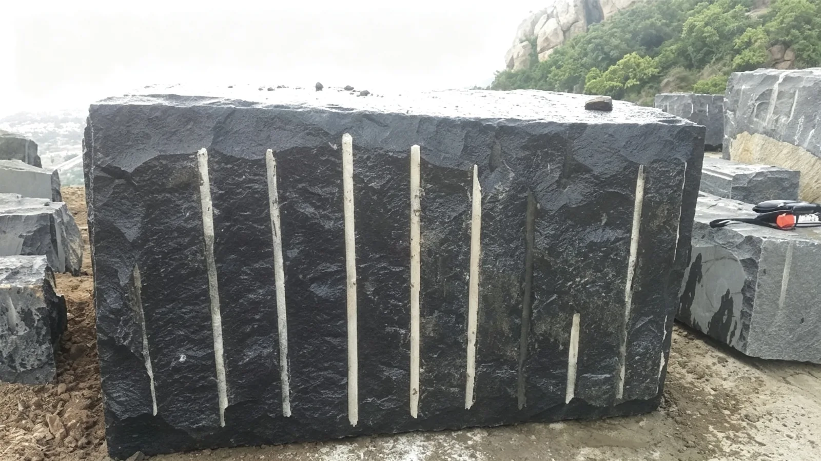 Ykd Jet Black Granite Blocks For Dining Tops